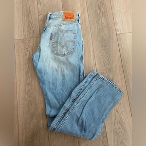 Worn Once Levi’s Mom Jeans (Size 25)